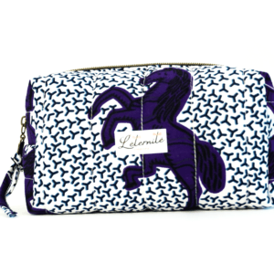 Comprar neceser acolchado con estampado de caballos color blanco y morado
