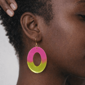 Pendientes de aro bicolor efecto neón para mujer. Verde y rosa